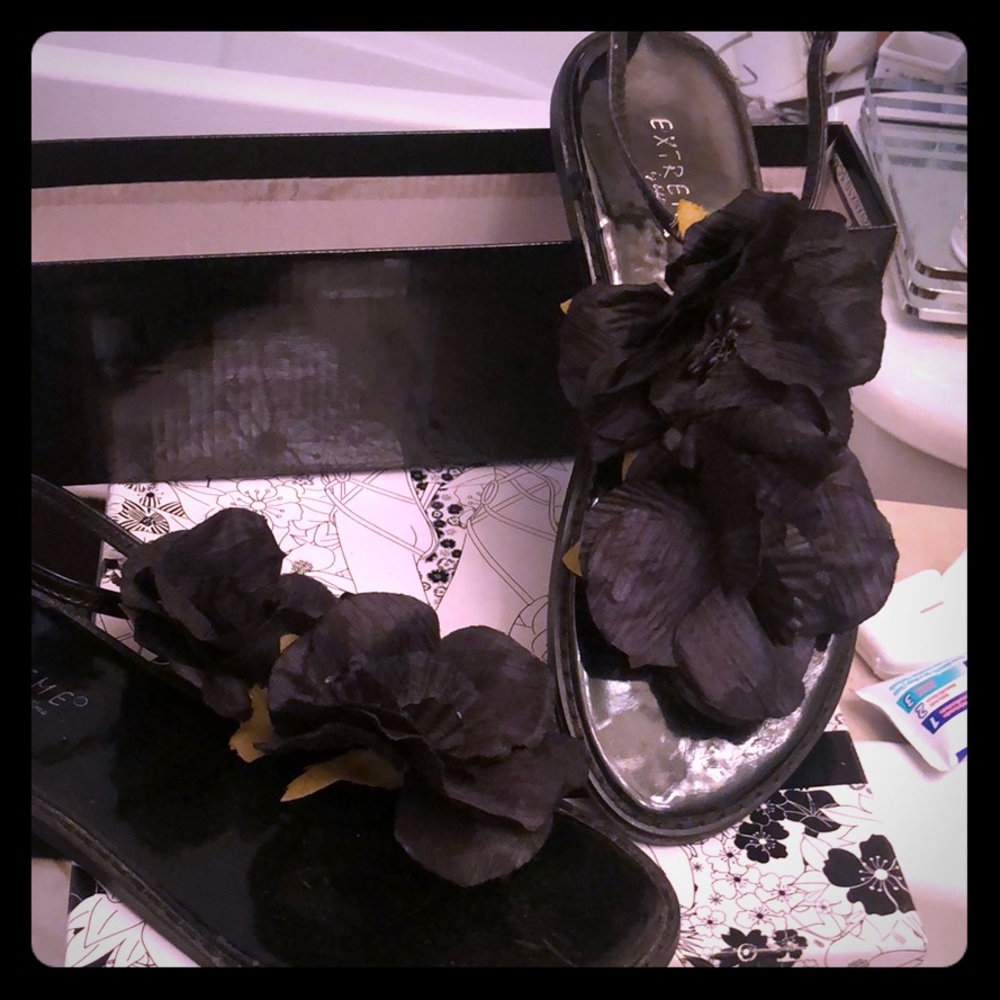 Flower sandal
